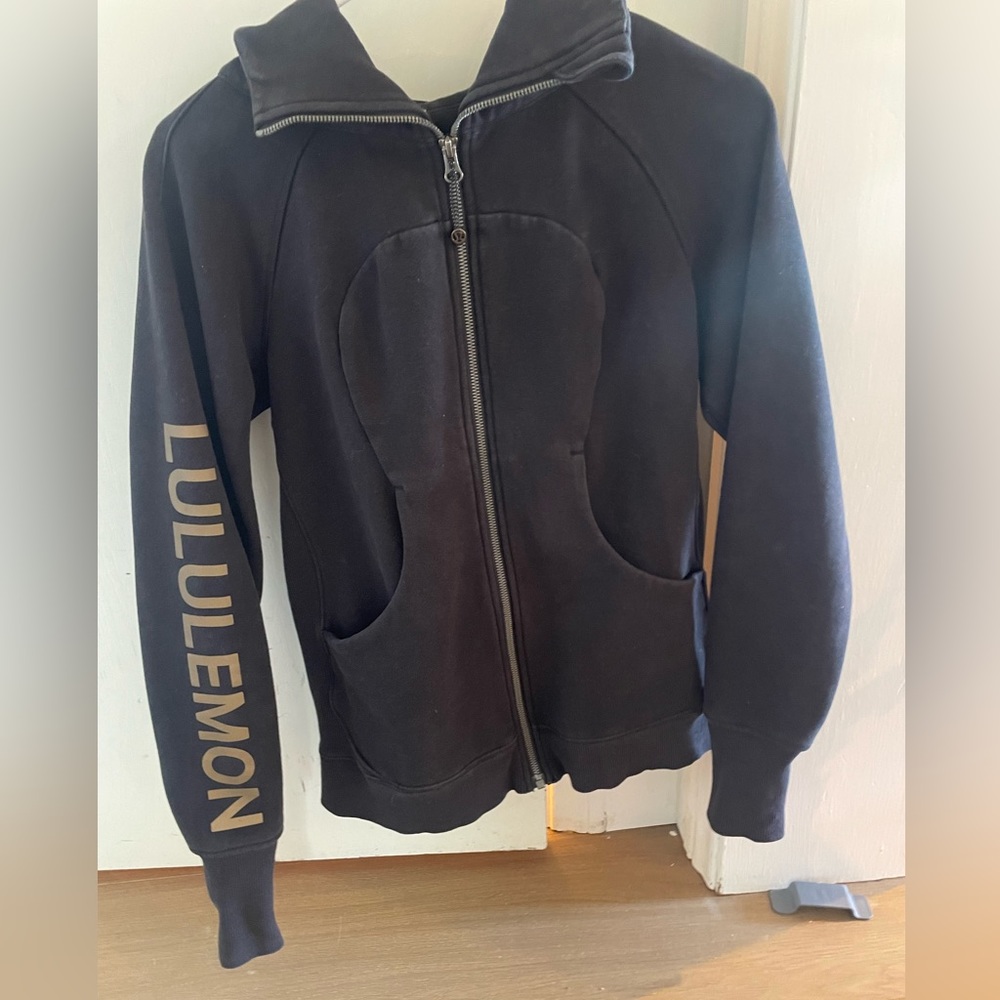 Lulu lemon sweater